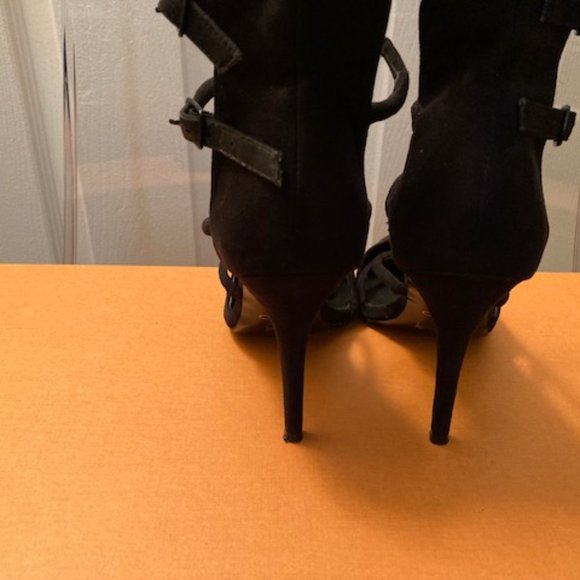 Aldo Black Strapped Heels - Picture 3 of 6